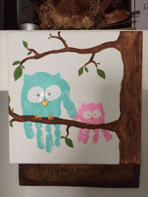 Big brother, little sister handprint owls Brother And Sister Handprint Art, Brother Sister Handprint Art, Owl Handprint Art, Big Sister Craft, Sibling Canvas Painting Ideas, Sister Handprint Crafts, Sibling Painting Ideas, Sibling Crafts, Sibling Handprint Art