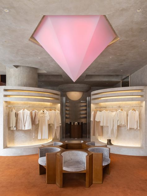 Liang Architecture Studio creates retrofuturistic boutique in Hangzhou Metal Beam, Hangzhou China, Retail Concepts, Brutalist Architecture, Architecture Studio, Retail Interior, Design Exterior, Retro Futuristic, Store Interior