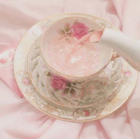 Kristina Webb, Pink Cottagecore, Aphrodite Aesthetic, Soft Pink Theme, Baby Pink Aesthetic, Angel Girl, Pastel Pink Aesthetic, Rose Pastel, Pink Vibes