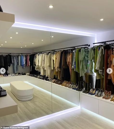 Dream Closets Aesthetic, Cool Walk In Closets, Cool Closets Walk In, Closet With Clothes Aesthetic, House Design Closet, Two Floor Closet, New Closet Aesthetic, Rochelle Humes House, Closet Of Clothes Aesthetic