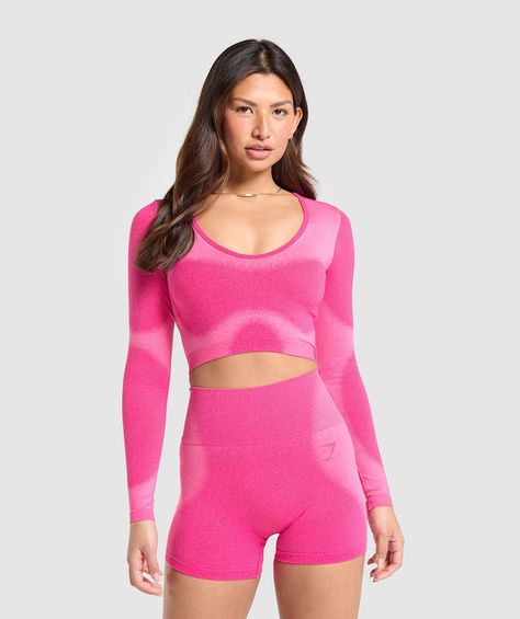 Women’s Matching Workout Sets – Gym sets from Gymshark Style Workout Clothes, Fitness Fashion Outfits, Pink Gym, Ombre Pattern, Gym Workout Outfits, Workout Sets, Gym Style, Crop Top And Shorts, Gym Shorts