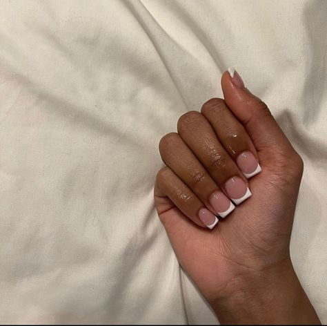 White French Tip Nails Black Women, Short French Nails Black Women, French Tip Black Women, Short Acrylic French Tip Nails, Natural Nails French, Overlay Nails, Halloween Acrylic Nails, Polygel Nails, French Acrylic Nails