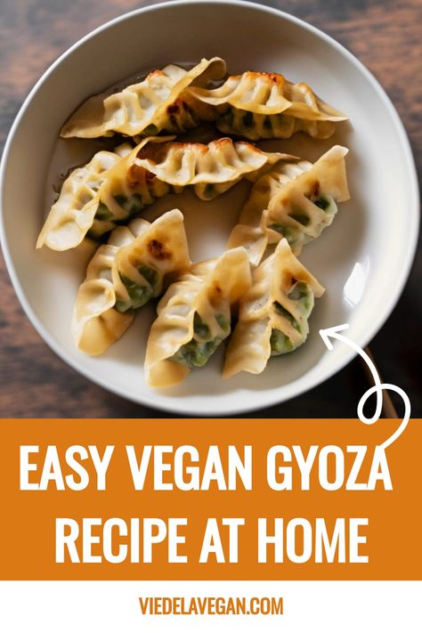 Vegan Gyoza Recipe Easy Gyoza Recipe, Vegan Gyoza Recipe, Vegan Gyoza, Asian Sides, Gyoza Recipe, Creamy Spinach Dip, Vegan Appetizers Recipes, Vegan Appetizer, Quinoa Sweet Potato