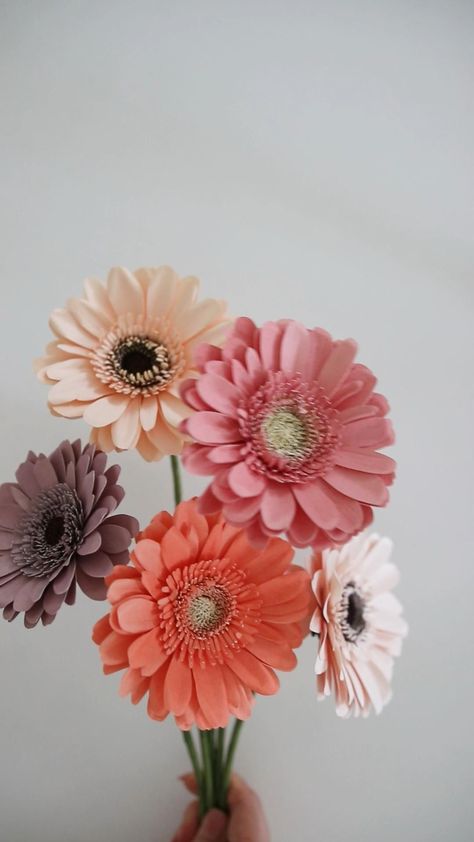 How to Make Paper Flowers: Beautiful and Easy DIY Ideas