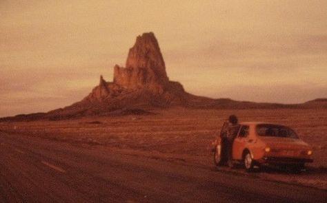 Desert Highway Aesthetic, Vintage Desert Aesthetic, Desert Grunge, Desert Aesthetic, The Lone Ranger, Western Aesthetic, Pics Art, Wild West, Film Photography