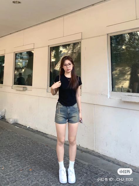 Douyin Shorts Outfit, Short Outfits Ideas, Asian Shorts Outfit, Shorts Outfits Asian, Kaila Dy Tita Outfits, Casual Outfits Philippines, Outfit With Short Pants, Philippines Outfit Street Styles, Jejemon Outfit