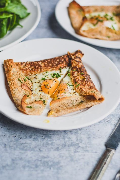 French Herbed Breakfast Crepes - these savory crepe squares are perfect for a crowd, with runny baked egg and extra parmesan cheese, it's pure comfort food for breakfast! . #crepes #breakfast #frenchrecipes #frenchfood #savorycrepe Crepe Breakfast, Savory Crepe, Food For Breakfast, Breakfast Crepes, Breakfast Photography, Aesthetic Breakfast, Yellow Photography, Breakfast For A Crowd, Baked Egg