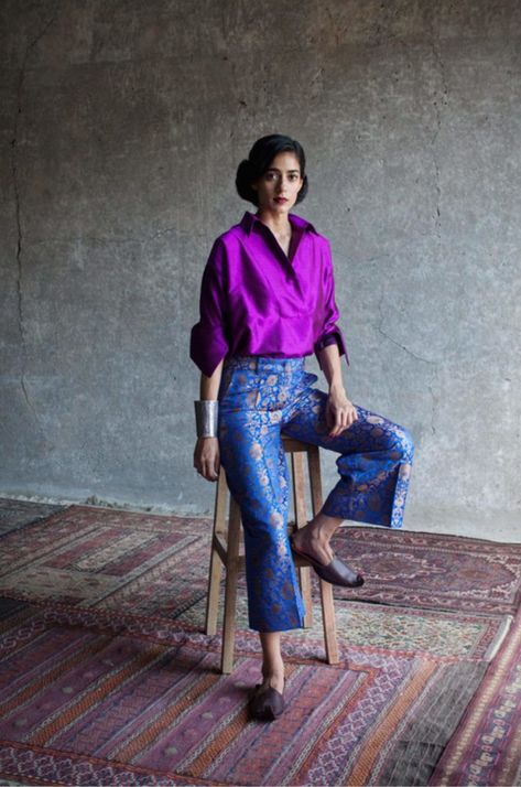 Skirts To Jackets: 12 Ways To Give New Life To An Old Banarasi Saree Womens Western Pant Suit, Payal Khandwala, Fusion Fashion, Patterned Pants, Winter Typ, Salwar Kamiz, Western Outfits Women, Ethnic Outfits, Silk Trousers