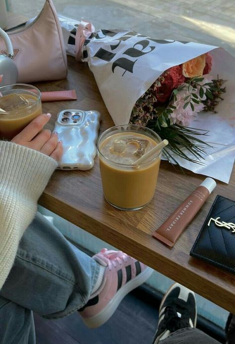 not mine Cute Aesthetic Lifestyle, Classy Retro Aesthetic, 23 Year Old Aesthetic, Aesthetic Life Photos, Instagram Aesthetic Inspiration Pictures, Dream Life Inspiration, Aesthetic Everyday Pictures, Coffee Cozy Aesthetic, My Mood Aesthetic