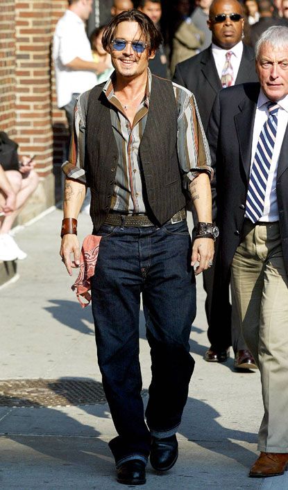 8 Different Ways to Wear Your Waistcoat: From Casual to Formal Winter Hipster, Johnny Depp Style, Johnny Depp Pictures, Johnny D, Waistcoat Men, Boho Men, 90s Fashion Grunge, David Letterman, American Casual