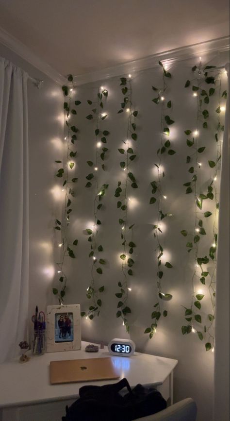 Leave Lights On Wall, Leaves And Lights Bedroom, Leaf Wall With Lights, Led Vines In Bedroom, Flower Vine Wall Decor, Ivy Curtain Lights, Fairy Lights On Wall Ideas, Leaves And Fairy Lights Wall, Leaves In Bedroom