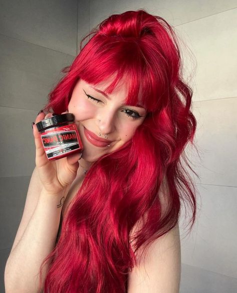 Pinky Red Hair Colour, Red To Pink Ombre Hair Short, Bright Red Money Piece Hair, Bright Red Hair With Blonde Money Piece, Grunge Hair Aesthetic, Pinky Red Hair, Burgundy Orange Hair, Bright Red Hair Aesthetic, Vivid Red Hair Color