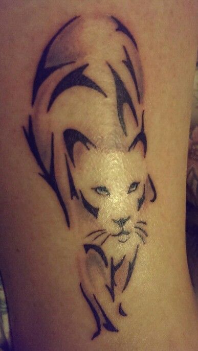 Cool female panther Black Panther Tattoo, Tato Suku, Big Cat Tattoo, Lioness Tattoo, Panther Tattoo, Geniale Tattoos, Infinity Tattoos, Desenho Tattoo, Cat Condo