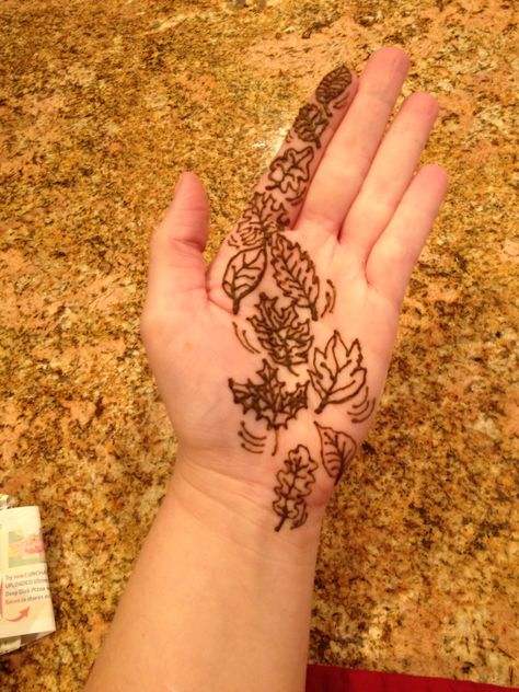 Fall thanksgiving leaves henna, mehendi design Fall Henna Design, Fall Henna, Henna Mendhi, Cute Henna Tattoos, Thanksgiving Leaves, Mandala Ideas, Henna Inspo, Cute Henna, Henna Ideas