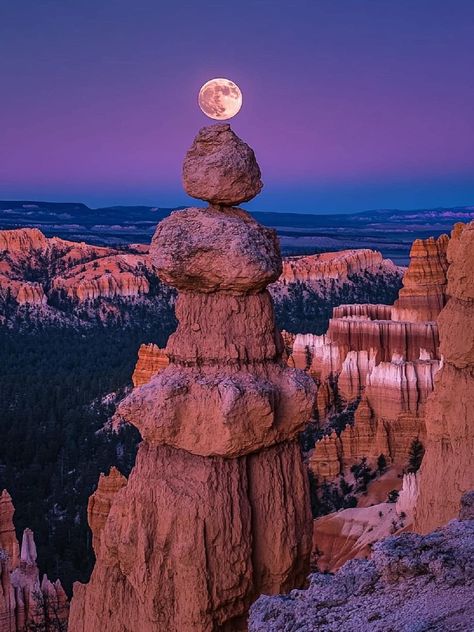 Bryce National Park, Lovely Good Night, Mountains Aesthetic, Moon Pictures, Bryce Canyon National Park, Bryce Canyon, Fall Travel, Nature Scenes, Nature Travel