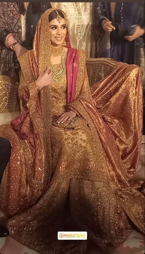 Barat Dress Colour Combination, Dr Haroon Bridal, Pakistani Bridal Couture, Red Bridal Dress, Wedding Lehenga Designs, Desi Wedding Dresses, Latest Bridal Dresses, Womens Trendy Dresses, Bridal Dresses Pakistan