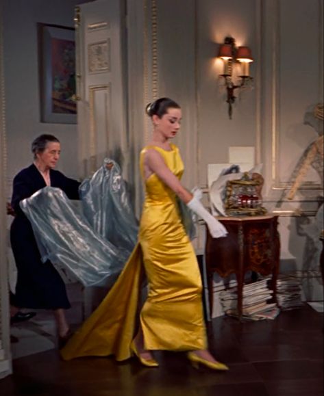 Iconic Yellow Dress, Audrey Hepburn Red Dress, Audrey Hepburn Funny Face, Hollywood Glam Dress, Audrey Hepburn Style Dresses, Athleisure Aesthetic, Old Hollywood Dress, Audrey Hepburn Dress, Aubrey Hepburn