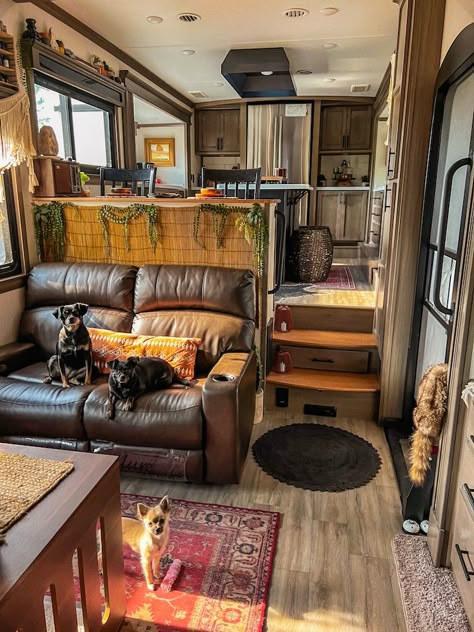 Rv Color Schemes, Rv Decor Ideas, Camper Interior Ideas, Small Camper Interior, Rv Living Room, Fifth Wheel Living, Rv Interior Design, Rv Interior Remodel, Camper Interior Design