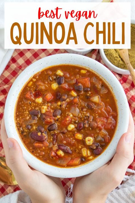 The best ever vegan chili recipe packed with flavor, quinoa, beans and corn. Easy to make and perfectly comforting and delicious. #veganchili #veganchilirecipes #vegansoup #veganrecipes Flavor Quinoa, Vegan Quinoa Chili, Best Vegan Chili, Delicious Chili Recipe, Vegan Journey, Vegan Chili Recipe, Quinoa Chili, Veggie Chili, Fall Vegan Recipes