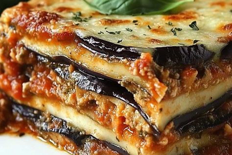 Discover a delicious and healthy twist on traditional lasagna with this Easy Eggplant Lasagna recipe. Low-carb, gluten-free, and packed with flavor, it's perfect for any occasion! Eggplant Lasagna Recipes, Spinach Eggplant Lasagna, Eggplant Ground Beef Recipes, Aubergine Lasagna, Keto Eggplant Lasagna, Brinjal Recipes, Gluten Free Lasagna Recipe, Eggplant Lasagna Recipe, Bucatini Recipes