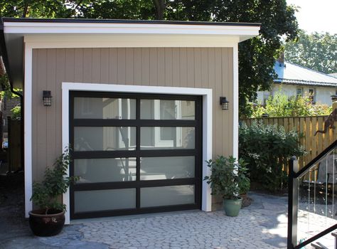 Toronto modern garage, yoga garage, backyard yoga studio Rinnovo Garage, Prefab Garage Kits, Prefab Garages, Garage Builders, Garden Escape, Garage Floor Paint, Garage Door Types, Glass Garage Door, Modern Shed