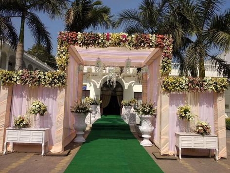 Haldi Decoration, Engagement Stage Decoration, Wedding Gate, Reception Stage Decor, Themed Wedding Decorations, Home Flower Decor, Gate Decoration, Entry Gate, Wedding Decor Photos