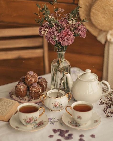 Cottage Aesthetic, Trondheim, Tea Art, Slow Living, Tea Shop, High Tea, Tea Room, Vintage Tea, Goa