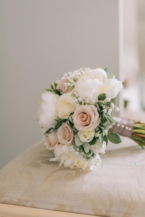 Nosegay Bouquet Wedding, Nude Wedding Bouquet, White And Blush Bridal Bouquet, Blush Rose Bouquet, Elegant Bridal Bouquets, Nude Wedding, Blush Bouquet Wedding, Pink Flower Arrangements, Blush Bridal Bouquet