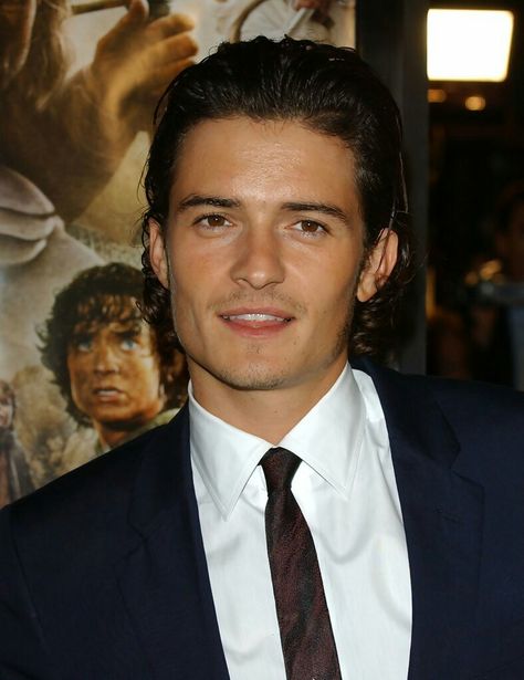 Orlando Bloom LA PREMIERE OF "THE LORD OF THE RINGS: THE RETURN OF THE KING". MANN VILLAGE THEATER, WESTWOOD, CA. Orlando Bloom Young, Lord Rings, The Return Of The King, Orlando Bloom, The Lord Of The Rings, Legolas, Will Turner, Handsome Actors, Pirates Of The Caribbean