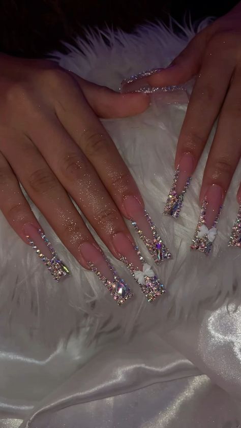 bling xl nails Gem Nails Rhinestones Bling, Silver Nails Bling, Junk Nails Bling Long, 21 Birthday Nail Ideas, Birthday Nails Stiletto Long, Nails W Diamonds, Dimond Nails Ideas, Nail Inspo Bling, Bling Long Nails