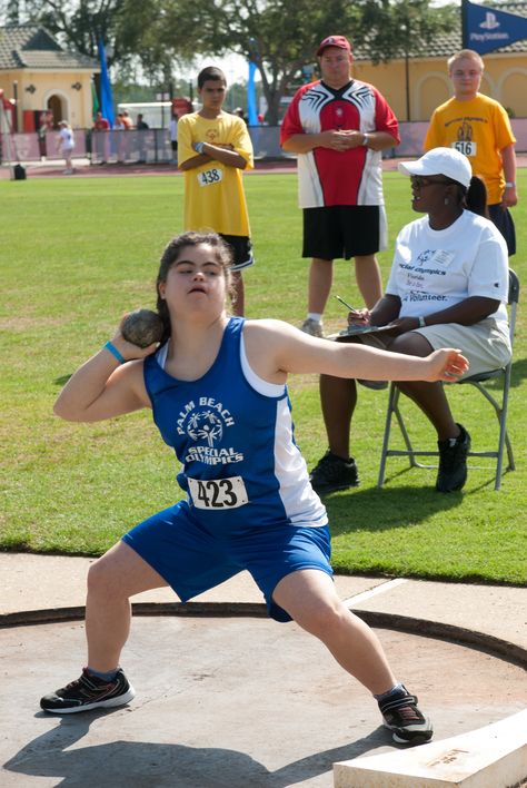 Everyone deserves a chance at a happy and purposeful life. Yet people with intellectual disabilities face doubt, barriers, and low expectations. For many, Special Olympics is the only place where they find an opportunity to participate in their communities, develop belief in themselves, and feel like champions. For every inspiring Special Olympics athlete in Florida there are 24 more people waiting for their chance - and so many more around the world. Low Expectations, Differently Abled, Purposeful Life, Special Olympics, Olympic Athletes, Southwest Florida, Fundraising Events, Behavioral Therapy, Life Purpose