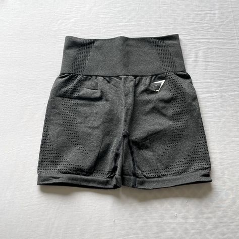 Nwot Gymshark Vital Seamless 2.0 Shorts! Size Small In The Dark Grey Marl Color :) Gym Shark Outfit, Gym Shark Shorts, Gymshark Shorts, Gymshark Vital Seamless, Seamless Shorts, Gym Shark, Gym Shorts, Shorts Athletic, Athletic Shorts