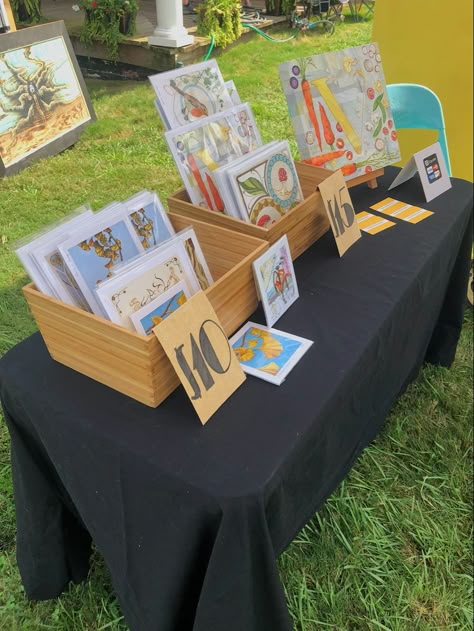 Art Print Market Display, Art Display Booth, Farmers Market Crafts To Sell, Art Booth Display, Art Show Display Ideas, Art Festival Booth Display, Vendor Setup, Festival Booth Display, Art Festival Booth