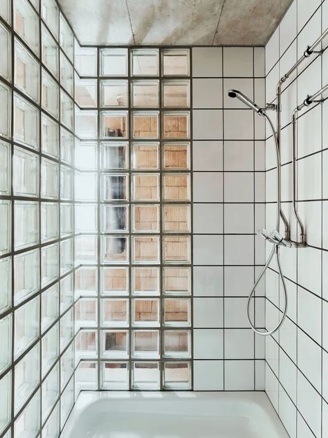 Marazzi Reinhardt, Ladina Bischof, Schaub Stierli Fotografie · Haus zum Pudel · Divisare Chalet Modern, Detail Arsitektur, Bad Inspiration, Glass Brick, Glass Blocks, Dream Bedroom, Interior Inspo, Modernism, House Inspo