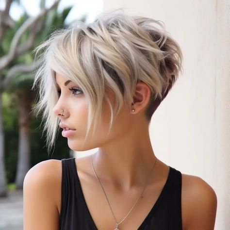 Shaggy Pixie Short Bangs, Aline Pixie Haircut, Longer Pixie Haircut Fine Hair, Hair Colour 2024 Trends, 2024 Pixie Trends, Ash Blonde Pixie Haircut, Pixie Haircut 2024, Short Pixie Haircuts For Fine Hair, Cool Short Haircuts For Women