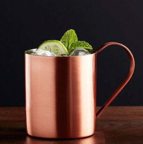 Best Moscow Mule, Apple Cider Moscow Mule, Mule Mugs, Moscow Mule Cocktail, Mule Cocktail, Copper Mug, Winter Drink, Copper Moscow Mule Mugs, Classic Cocktail Recipes