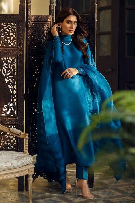 Diy Lehenga, Ansab Jahangir, Indian Designer Suits, Pakistani Fashion Casual, Casual Indian Fashion, Pakistani Dresses Casual, Pakistani Fashion Party Wear, Salwar Kamiz, Mode Abaya