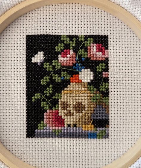 Vanitas Still Life, Haft Vintage, Tiny Cross Stitch, Diy Broderie, Small Cross Stitch, Mini Cross Stitch, Modern Cross Stitch Patterns, Modern Cross, Stitching Art