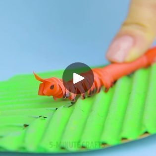 Moving Caterpillar, Stem Crafts, 5 Minute Crafts, Caterpillar, Making Out, Straw