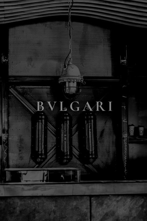 Bvlgari Wallpaper, Bvlgari Aesthetic, Luxury Brands Aesthetic Wallpaper, Brands Aesthetic, Bvlgari Hotel, Bvlgari Logo, Black And White Wallpaper Iphone, Chanel Wallpapers, Luxury Brand Names