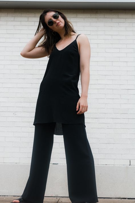 Slip Dress For Fall, Preppy Work Outfit, Maxi Dress Layering, Layering Fashion, Summer Slip Dress, Dress Over Pants, Monochrome Style, Dress For Fall, All Black Fashion