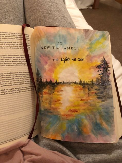 Bible Watercolor Journaling, Drawing In Bible, Journaling Bible Aesthetic, Bible Painting Ideas, Bible Art Journaling Ideas, Bible Decorations Ideas, Bible Verse Paintings, Christian Art Ideas, Verse Drawings