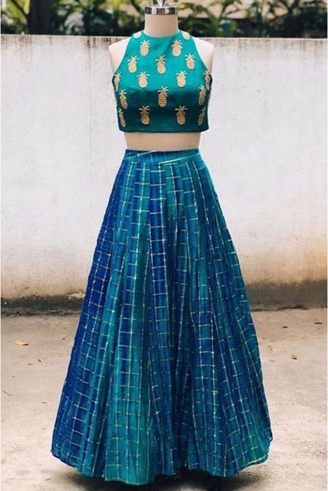 9327969053c0068dd9e07c529866b94ddesc47392327ri Silk Saree To Lehenga Convert, Lehenga Blouse Designs Crop Tops, Crop Top Lehenga, Lehnga Dress, Lehenga Blouse Designs, Green Lehenga, Half Saree Designs, Lehenga Skirt, Long Dress Design