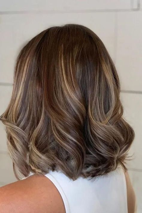 Sophisticated Dimensional Brunette Short To Medium Haircuts, Curled Hairstyles For Medium Hair, Medium Length Wavy Hair, Medium Short Haircuts, Medium Haircuts, Wavy Curls, How To Curl Short Hair, Long Bob Haircuts, Icing On The Cake