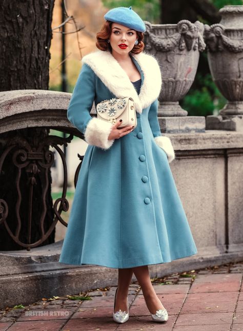 1960 Winter Fashion, 1940 Winter Fashion, 50s Coats Women, 1950 Style Dresses, 1950 Winter Fashion, Vintage Christmas Fashion, Modern Mrs Claus Outfit, Russian Womens Fashion, Fur Winter Outfits