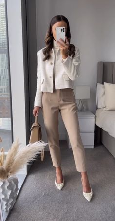 Khaki Outfit Women, Work Event Outfit, Business Casual For Women, Networking Event Outfit, Event Outfit Ideas, Networking Outfit, Smart Casual Work Outfit, Chic Business Casual, Trendy Spring Outfits