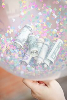 DIY Money Balloon by Modern Blogger Pro Money Balloons, Money Balloon, Happy Home Fairy, Money Rose, Fun Money, Creative Money Gifts, Birthday Money, Diy Money, Fun Arts And Crafts