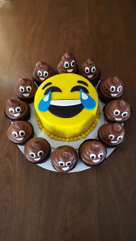 Emoji Cake Ideas, Cupcake Emoji, Emoji Birthday Cake, Party Emoji, Emoji Cupcakes, Emoji Cake, Emoji Birthday Party, Emoji Party, Emoji Birthday