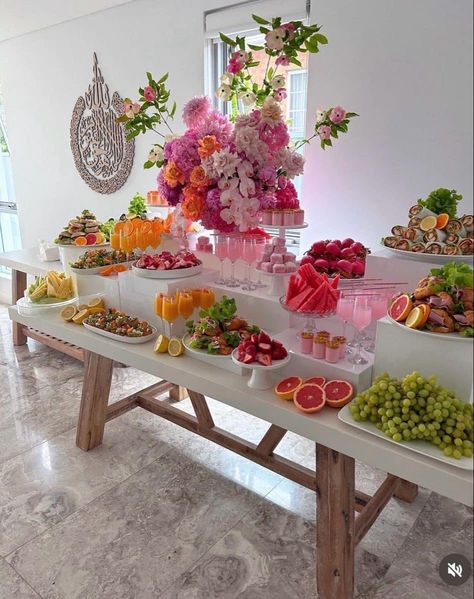 Sommer Mad, Catering Food Displays, Catering Ideas Food, Party Food Buffet, Brunch Table, Birthday Brunch, Catering Food, Food Displays, Table Set Up