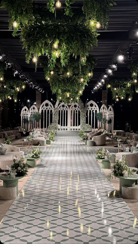 Arabian Wedding, Reception Stage Decor, Indoor Wedding Receptions, Romantic Wedding Receptions, Wedding Mirror, Wedding Stage Design, Dream Wedding Decorations, Luxury Wedding Decor, Wedding Planning Decor